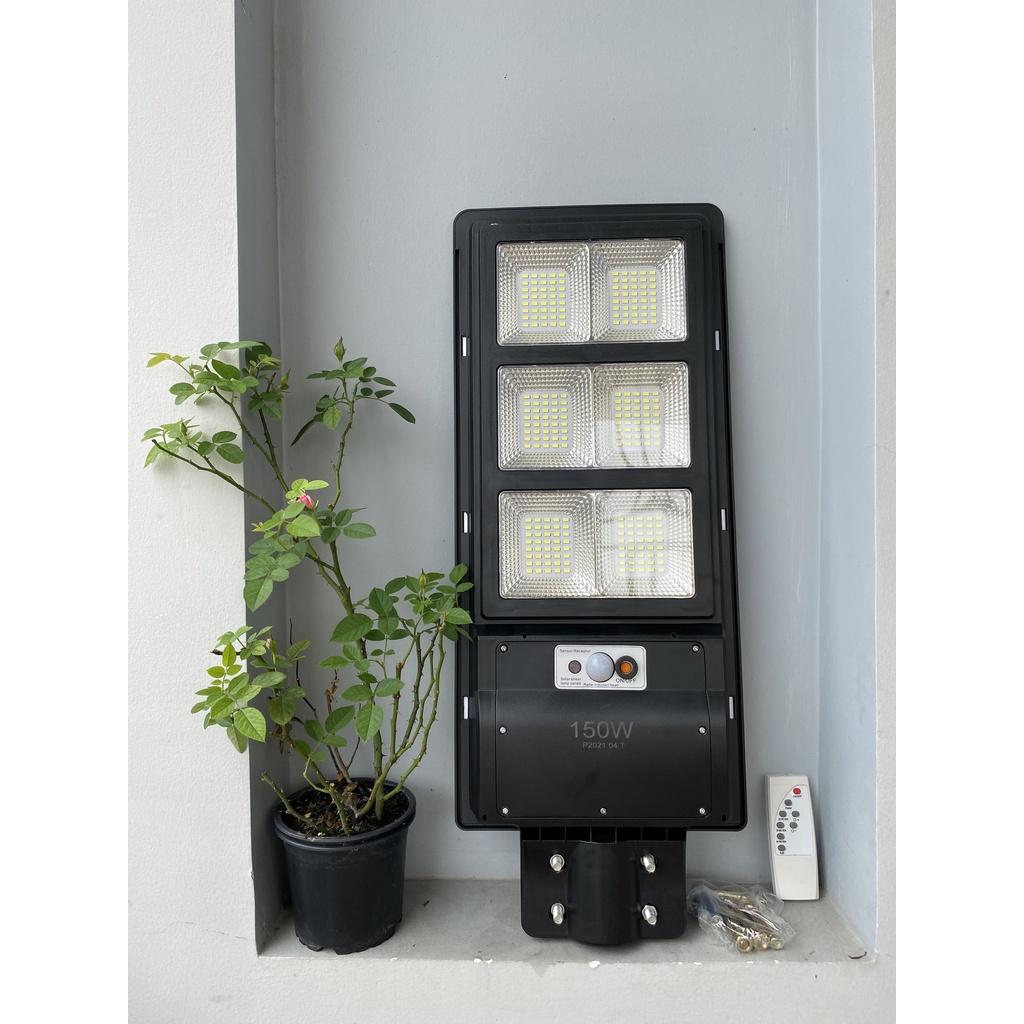 Đèn đường liền thể NLMT 150W, có remote