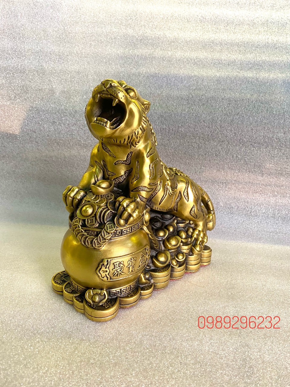 Tượng Hổ Sơn Lâm Phú Quý Đế Tiền Đứng Trên Hũ Vàng Bằng Đồng cỡ lớn - Tượng Hổ phong thủy
