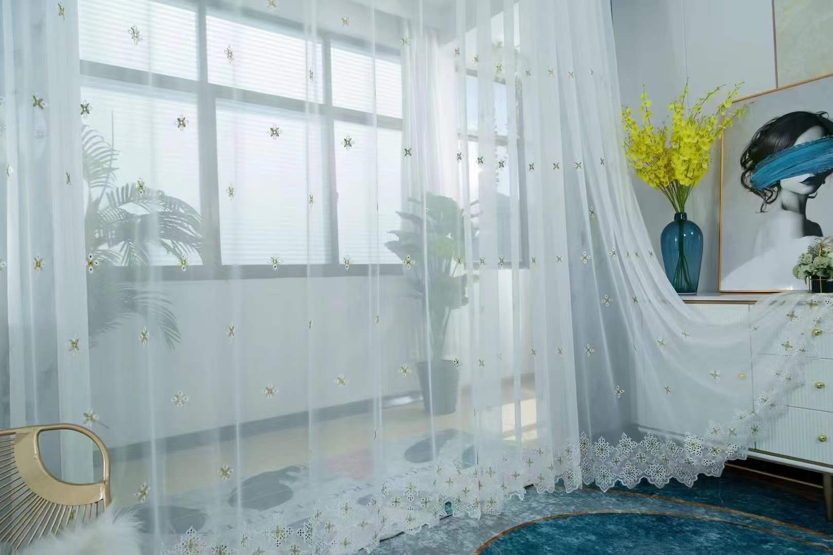 Vải rèm voan thêu 4 cánh màu ghi và màu xanh dương
