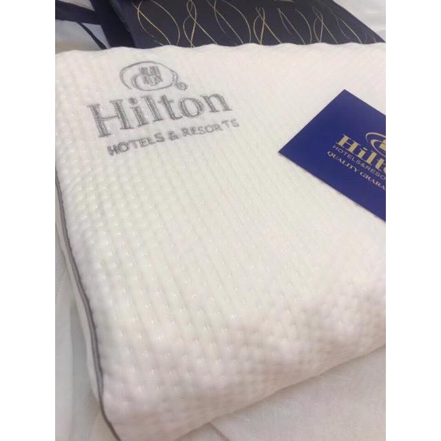 Gối cao su non HILTON  cao cấp ( lỗ thoát khí + Siêu mềm mại )