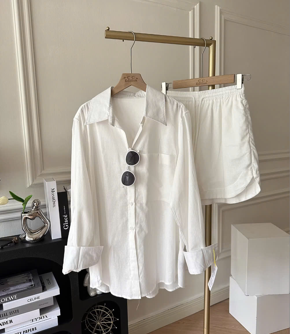 Set bộ đùi chất linen gồm áo sơ mi túi ngực và 1 quần short dây rút lưng cao màu trắng BV05