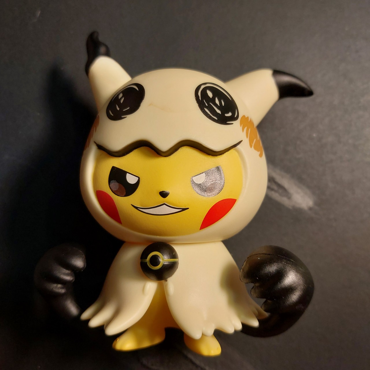 Mô hình gapcha Chibi Pikachu Mimikyu Pokemon khoát áo con rối bóng ma 2059 8-6