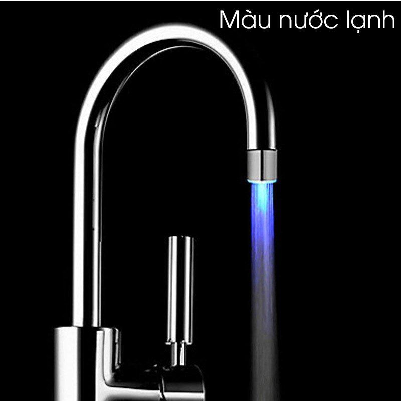 Đầu gắn vòi nước có led báo nóng lạnh ấm tự động phát sáng không cần sử dụng pin tiện lợi cho phòng tắm hoặc nhà bếp.