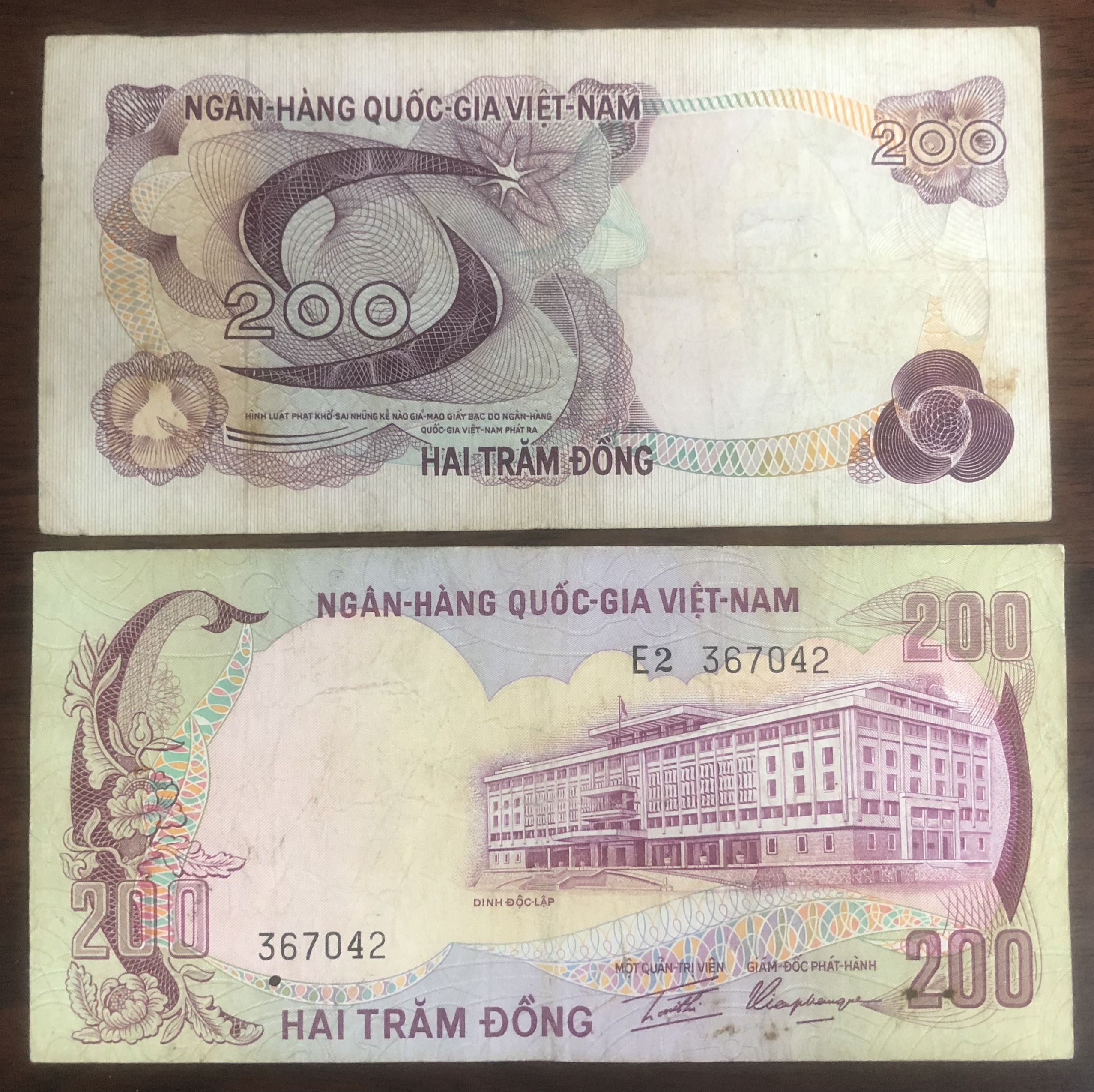 Bộ 2 tờ tiền Việt Nam mệnh giá 200 đồng phát hành khác giai đoạn