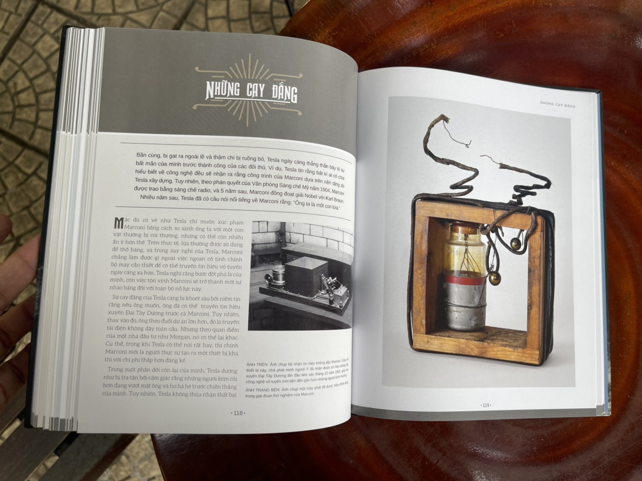 TESLA – Nhà phát minh, cha đẻ của dòng điện xoay chiều - Richard Gunderman – Tân Việt books