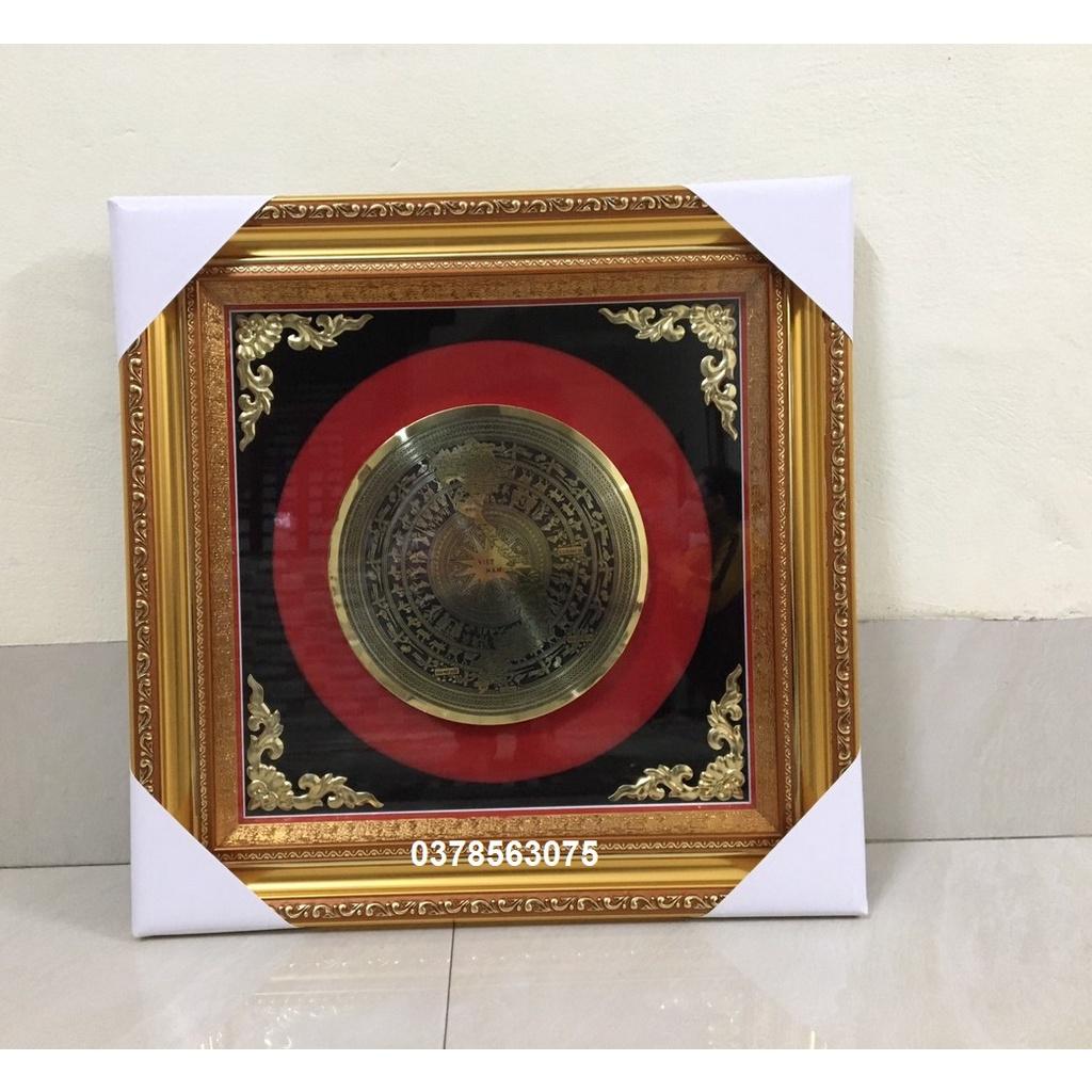 Tranh trống đồng treo tường kích thước 42x42cm khung vàng