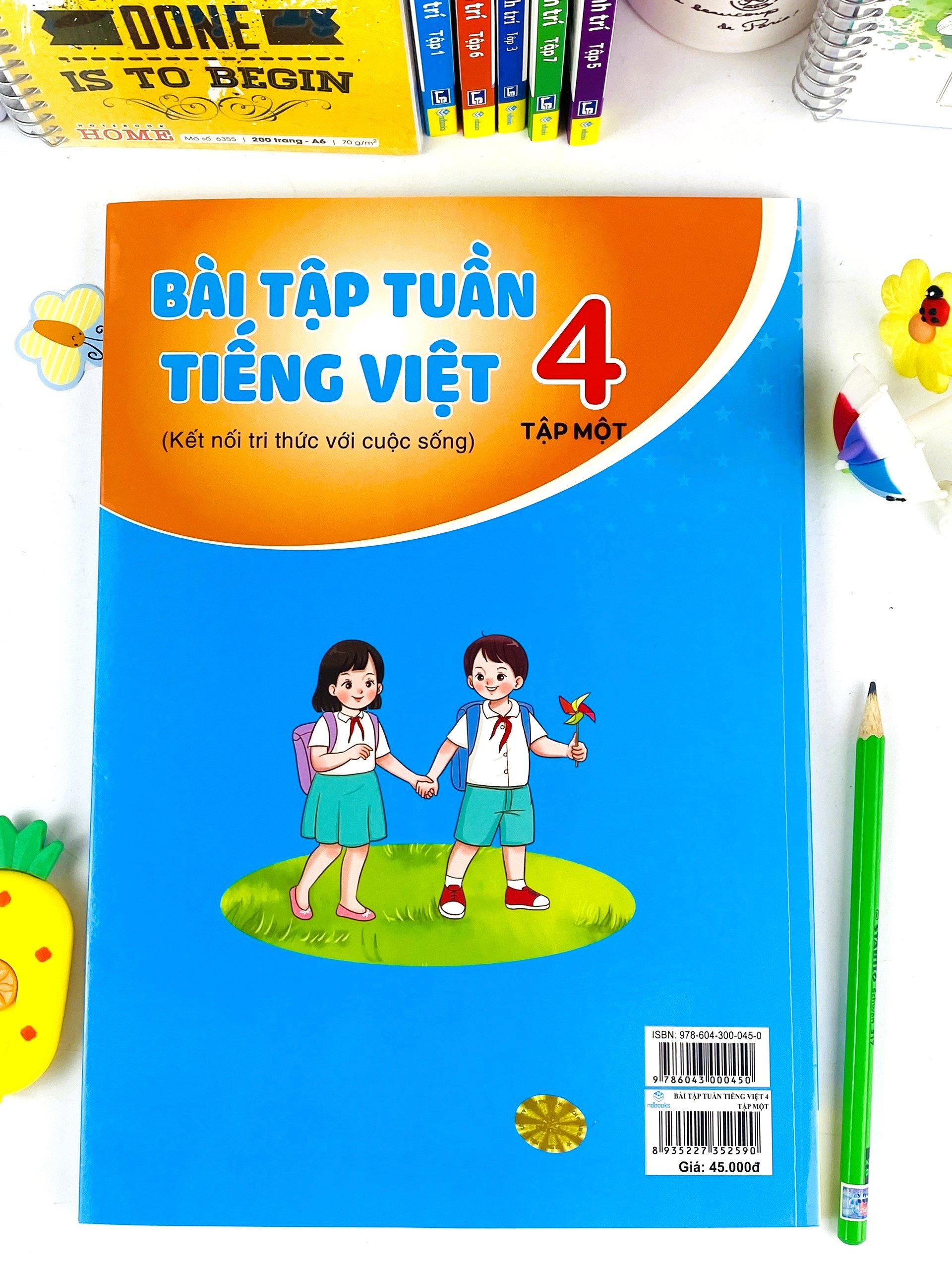 Sách - Bài Tập Tuần Tiếng Việt Lớp 4 - Biên Soạn Theo Chương Trình GDPT Mới - Kết Nối - ndbooks