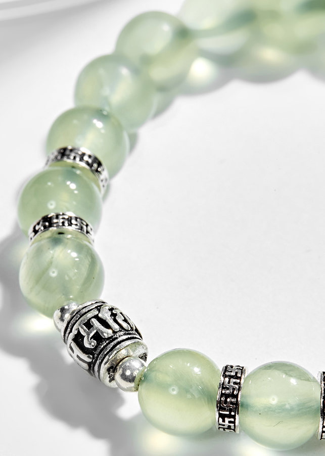 Vòng tay thạch anh xanh phối charm lục tự bạc Ngọc Quý Gemstones