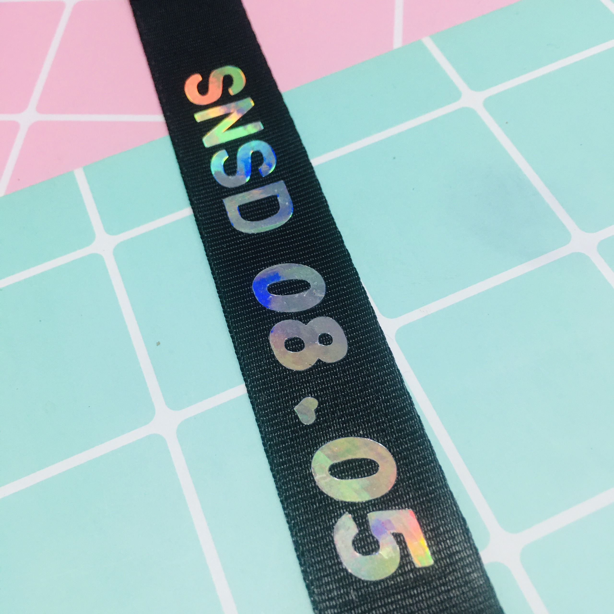 COMBO 2 Móc khoá nametag SNSD chữ PHẢN QUANG KPOP