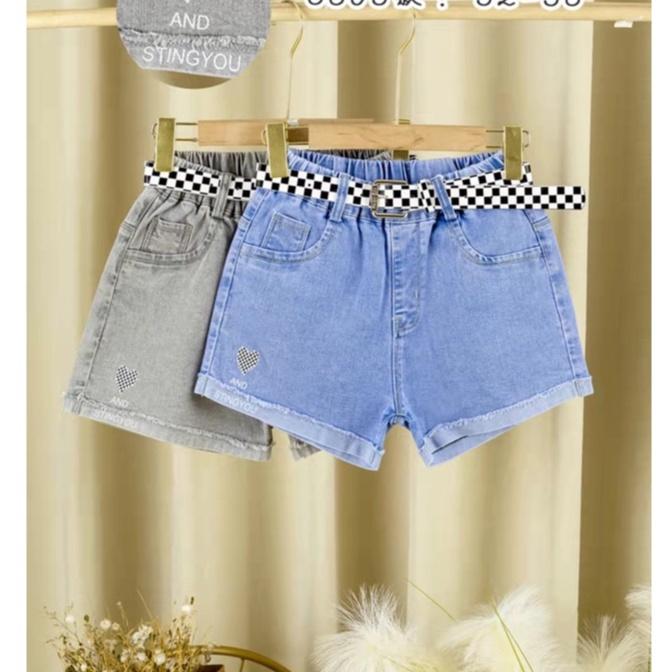 Quần jean bé gái 9-16 tuổi cộc in chữ CHALN và hình trái tim, Quần short bò cho bé vải co giãn mềm dáng thời trang
