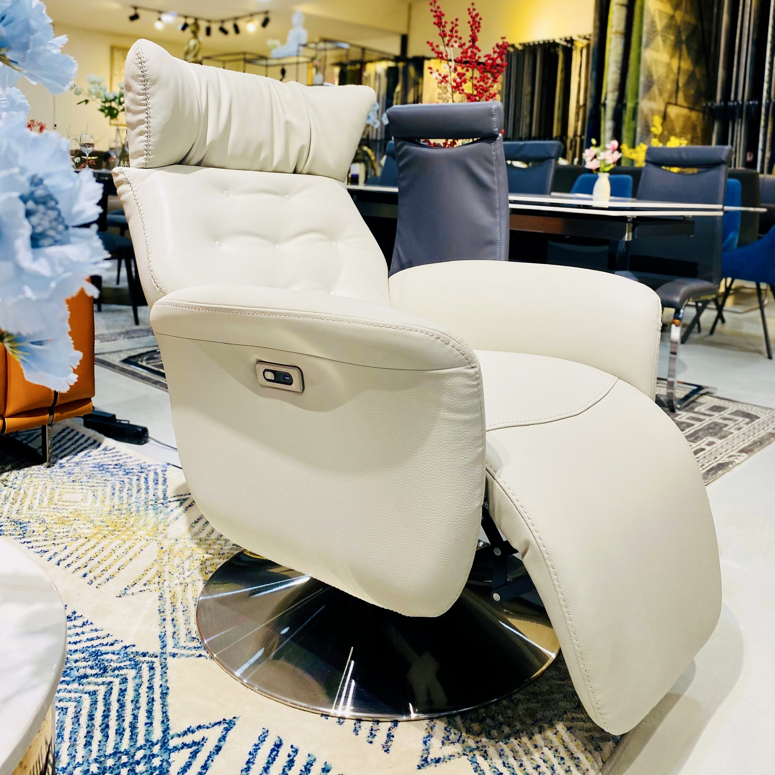 Ghế Sofa Đơn Da Bò Thư Giãn Chỉnh Điện 89 6194 -70093A Beige Alila