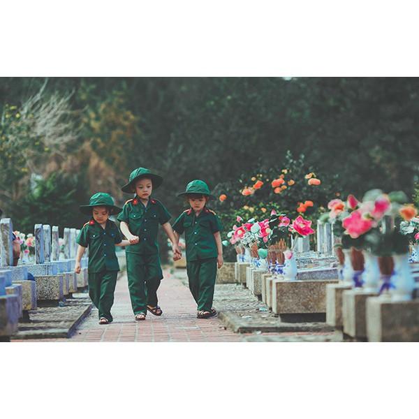 Bộ quần áo bộ đội trẻ em kèm nón tai bèo