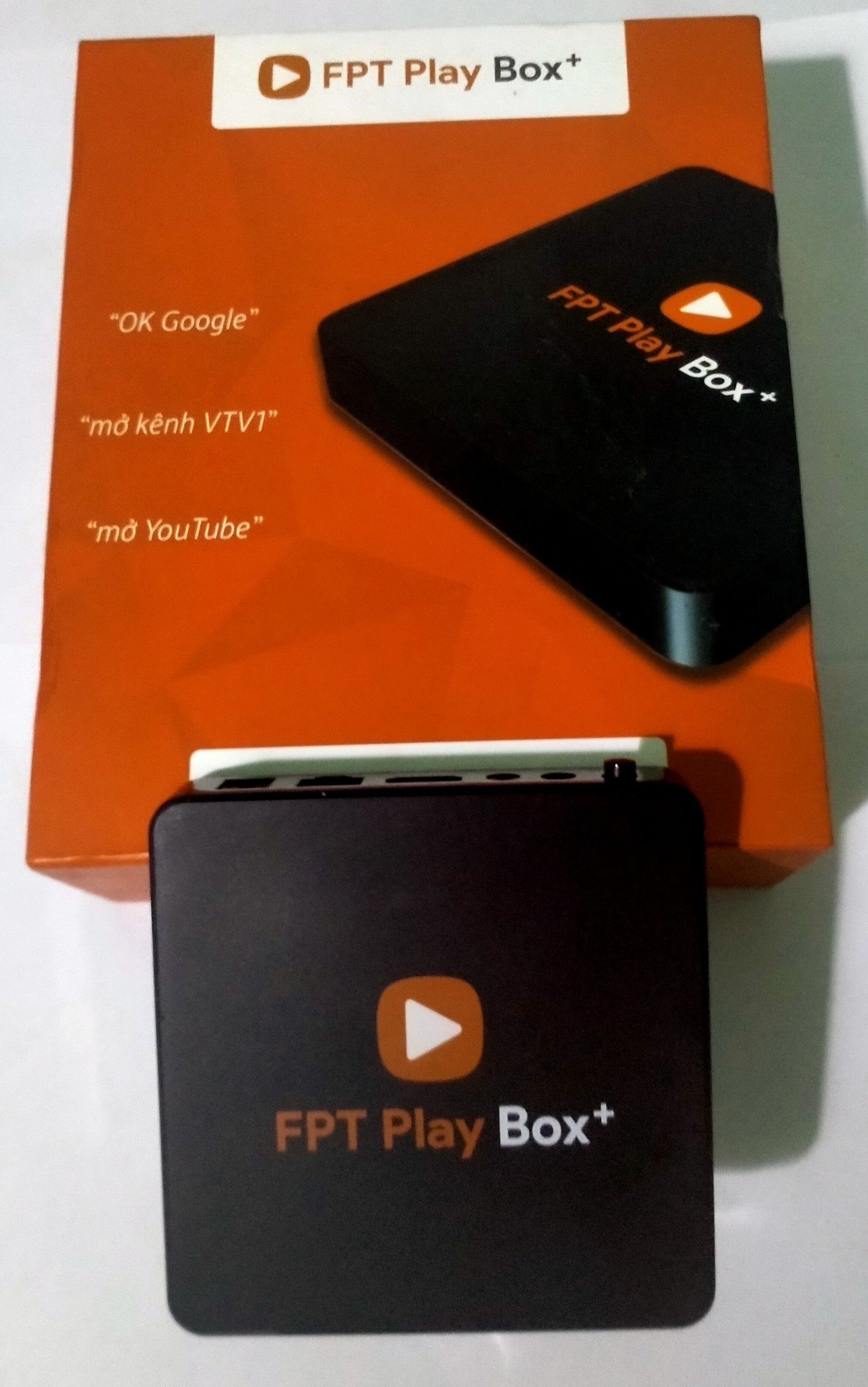 FPT Play Box + NEW 2021 Voice Remote – Điều khiển tìm kiếm bằng giọng nói Hàng chính hãng