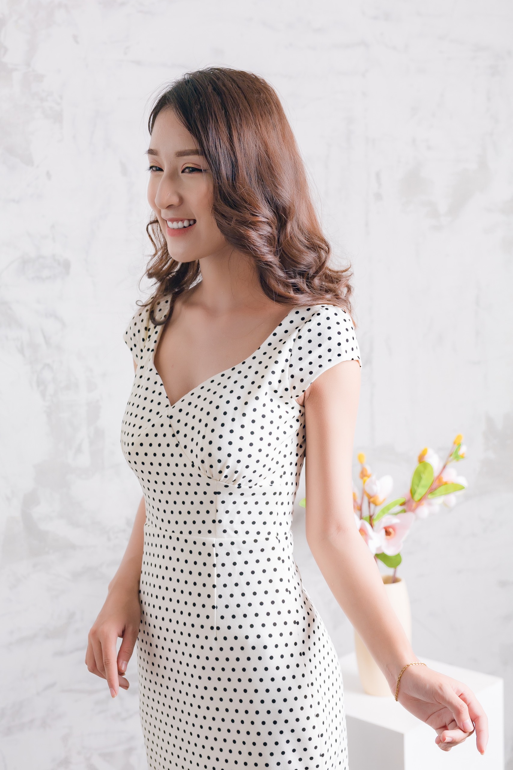ĐẦM BODY CHẤM BI CỔ TIM CÁCH ĐIỆU
