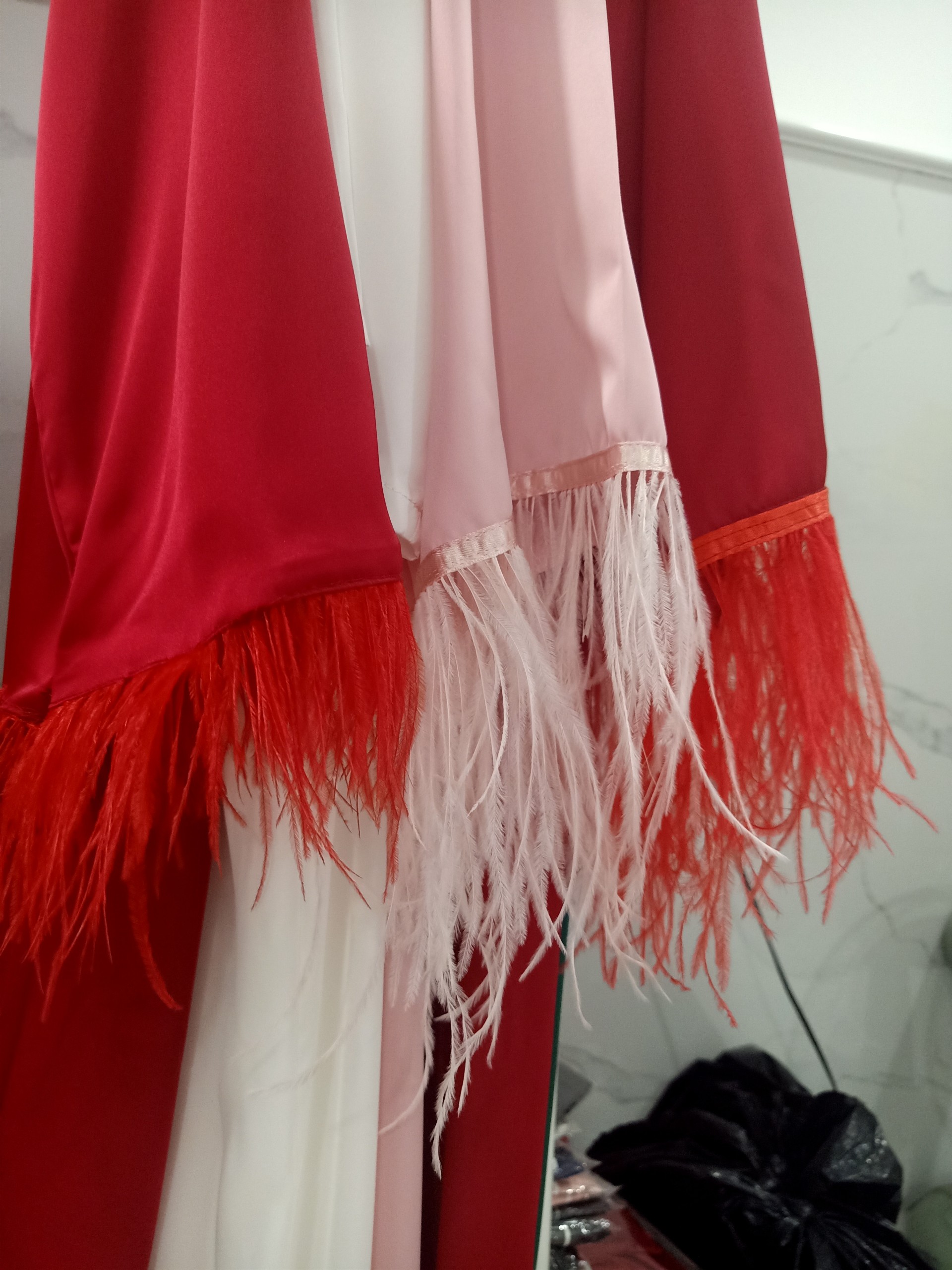Set áo choàng  +váy ngủ lụa dài cô dâu phối lông vũ cao cấp chup hình phóng sự cưới sang trọng Hantu Sleepwear
