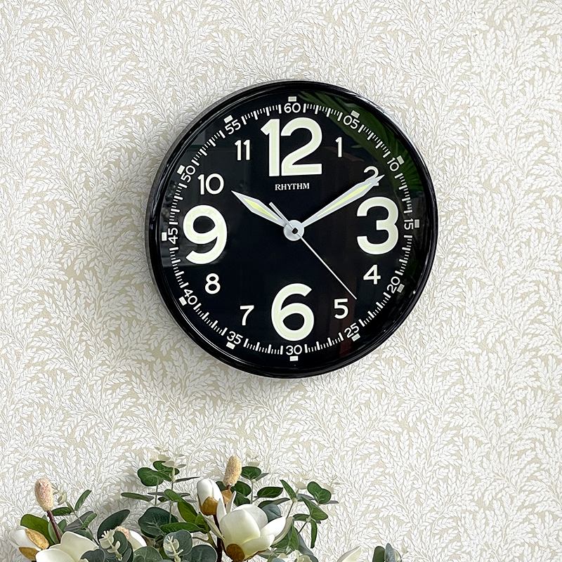 Đồng hồ Rhythm CMG499BR02 Kt 31.0 x 4.5cm, 735g Vỏ nhựa. Dùng Pin.