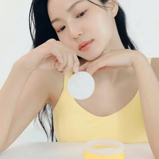 Bông Dưỡng Đa Năng Ohui Miracle Toning Water Pad 70 Miếng