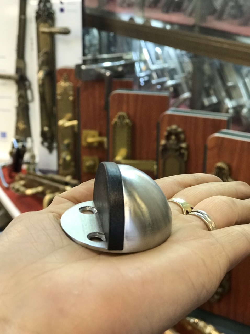 Bộ 2 chặn bán nguyệt chống cửa va đập vào tường inox 304