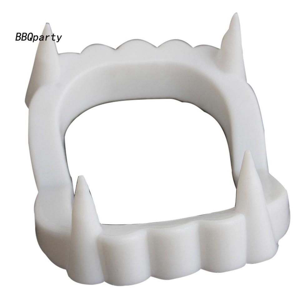Hàm răng ma cà rồng giả hóa trang dịp lễ Halloween