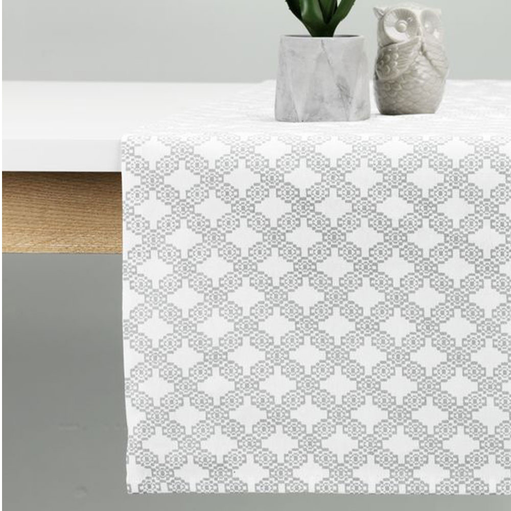 Khăn trải bàn JYSK Vasskryp cotton hoa văn bạc 40x150cm