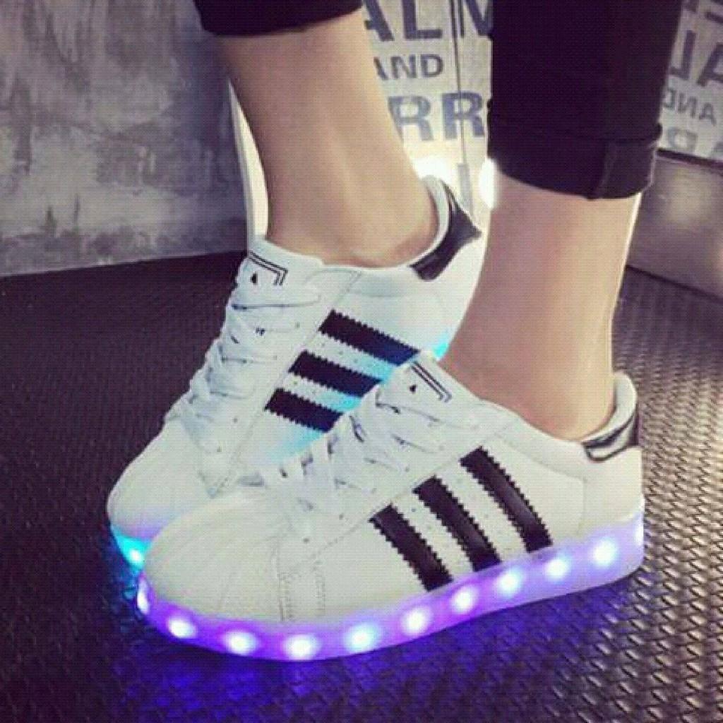 Giày Phát Sáng 3 Vạch