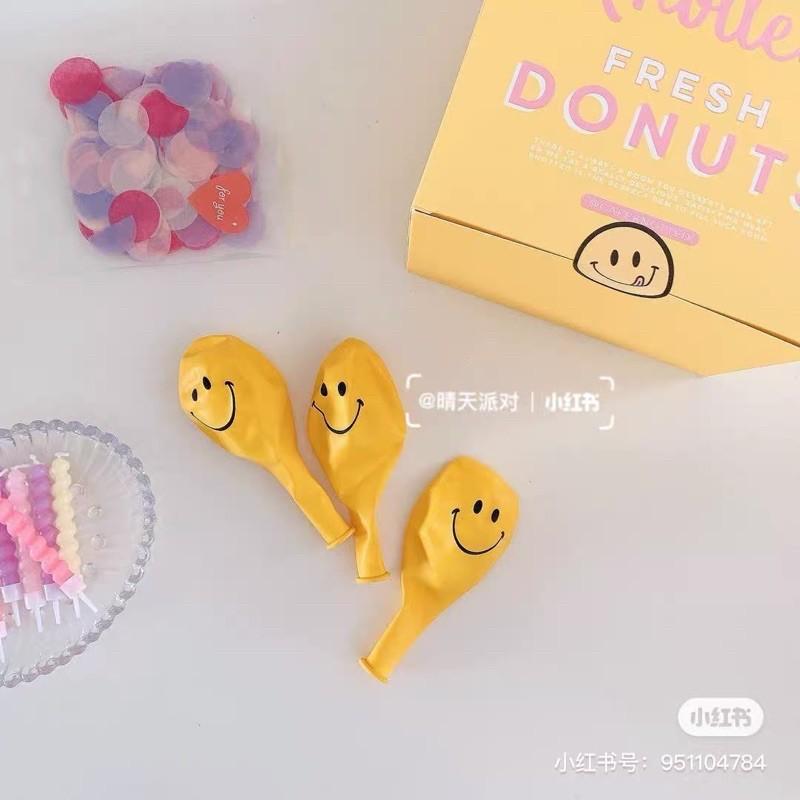 Bóng hình mặt cười vàng tươi