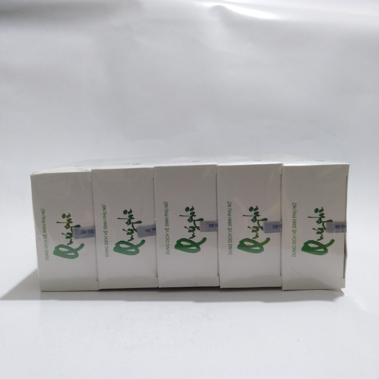 Lốc 5 chai dung dịch vệ sinh phụ nữ QUÝ PHI XANH chứa tinh chất trầu không, chống ngứa, chồng viêm, khử mùi-Chai 125ml
