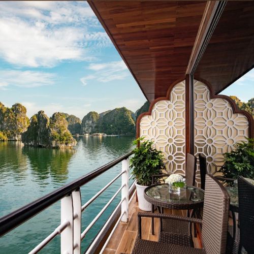 Gói 2N1Đ Du Thuyền 5 Sao Aspira Cruises Đẳng Cấp Tại Hạ Long, Gồm 4 Bữa Ăn + Chèo Thuyền Kayak Khám Phá Vịnh Hạ Long - Vịnh Lan Hạ, Câu Mực Đêm