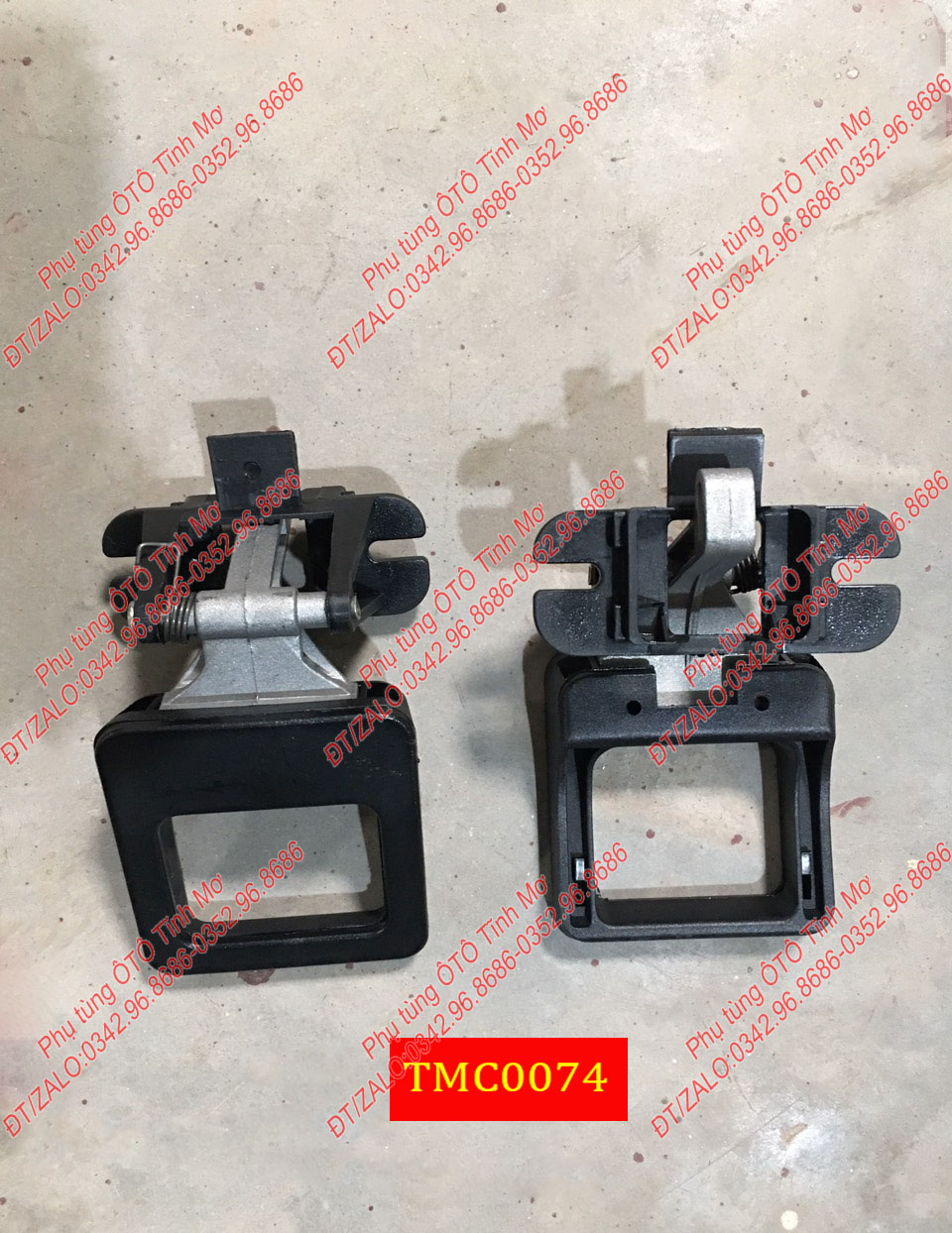 Tay mở cửa trong HOWO R=L