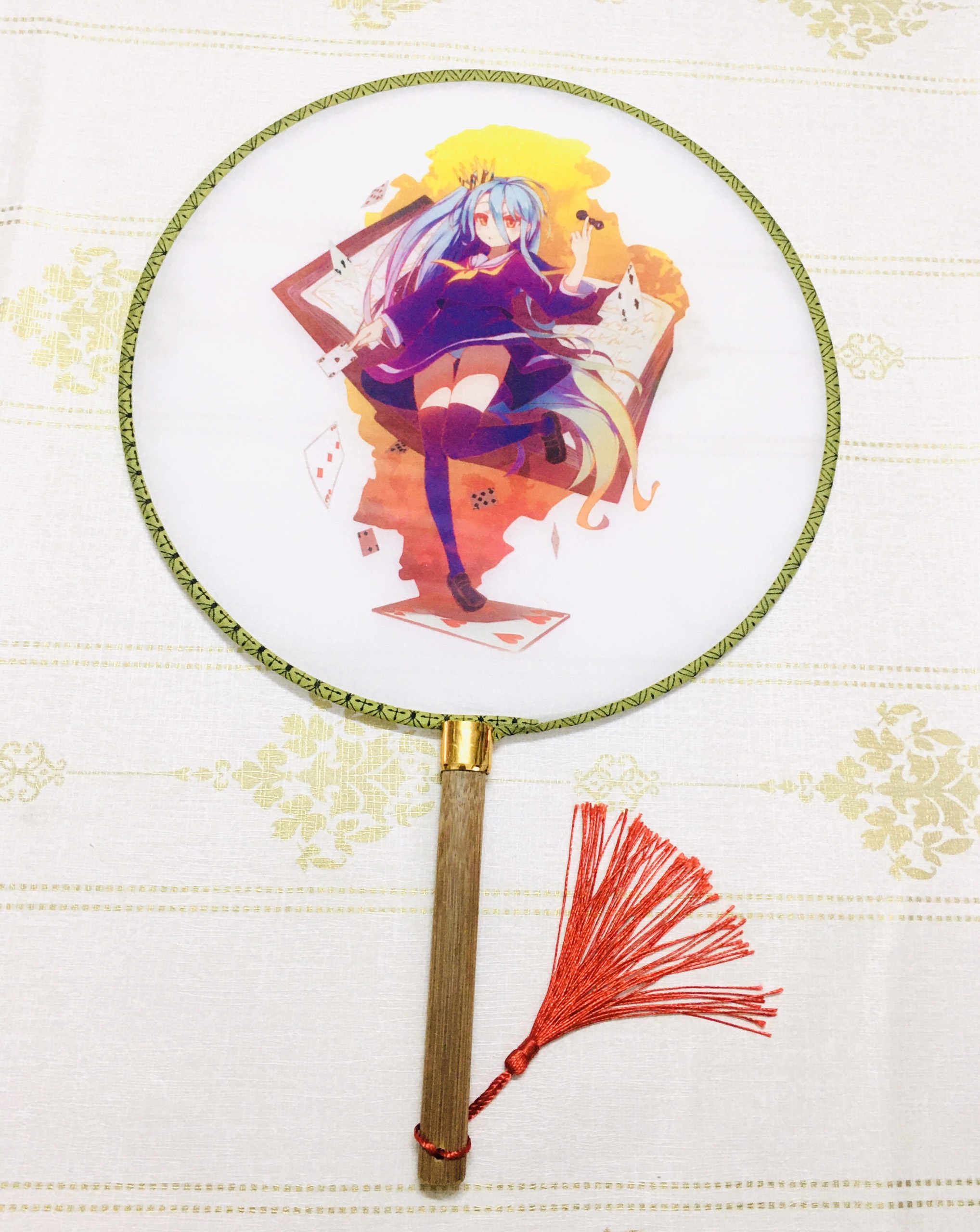 Qụat tròn cầm tay Jibaku No Game, No Life phong cách cổ trang . cosplay cán gỗ dây tuyến