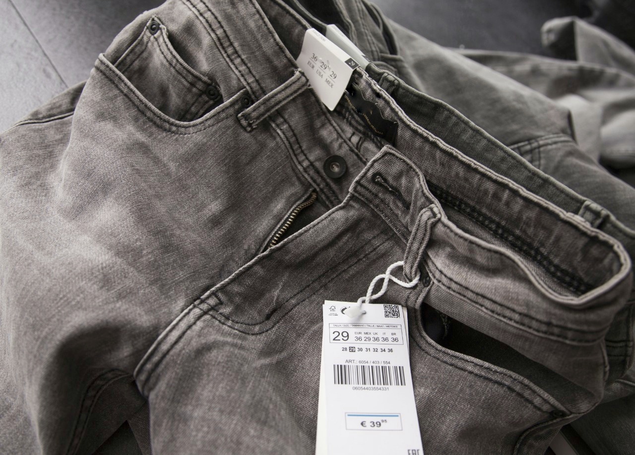 Quần Jean nam kiểu dáng Slim fit Chất Jean cao cấp xuất khẩu Màu Xám - Màu Xanh nhạt