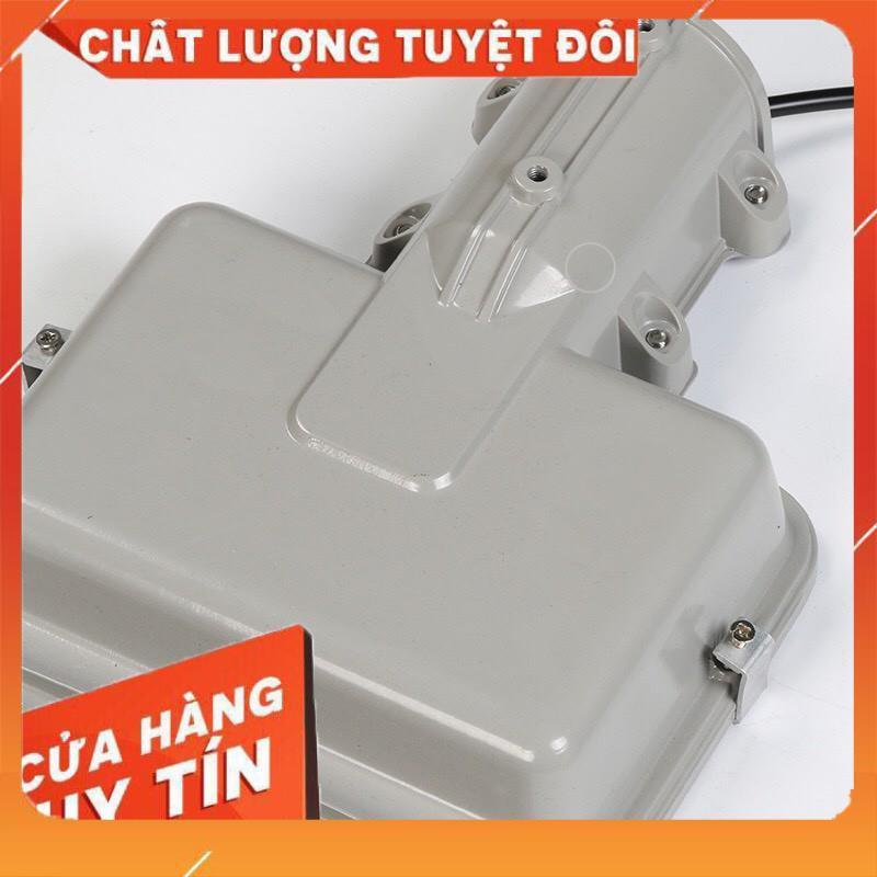 Đèn Năng Lượng Mặt Trời 300W Vỏ Nhôm Sáng Nguyên Đêm