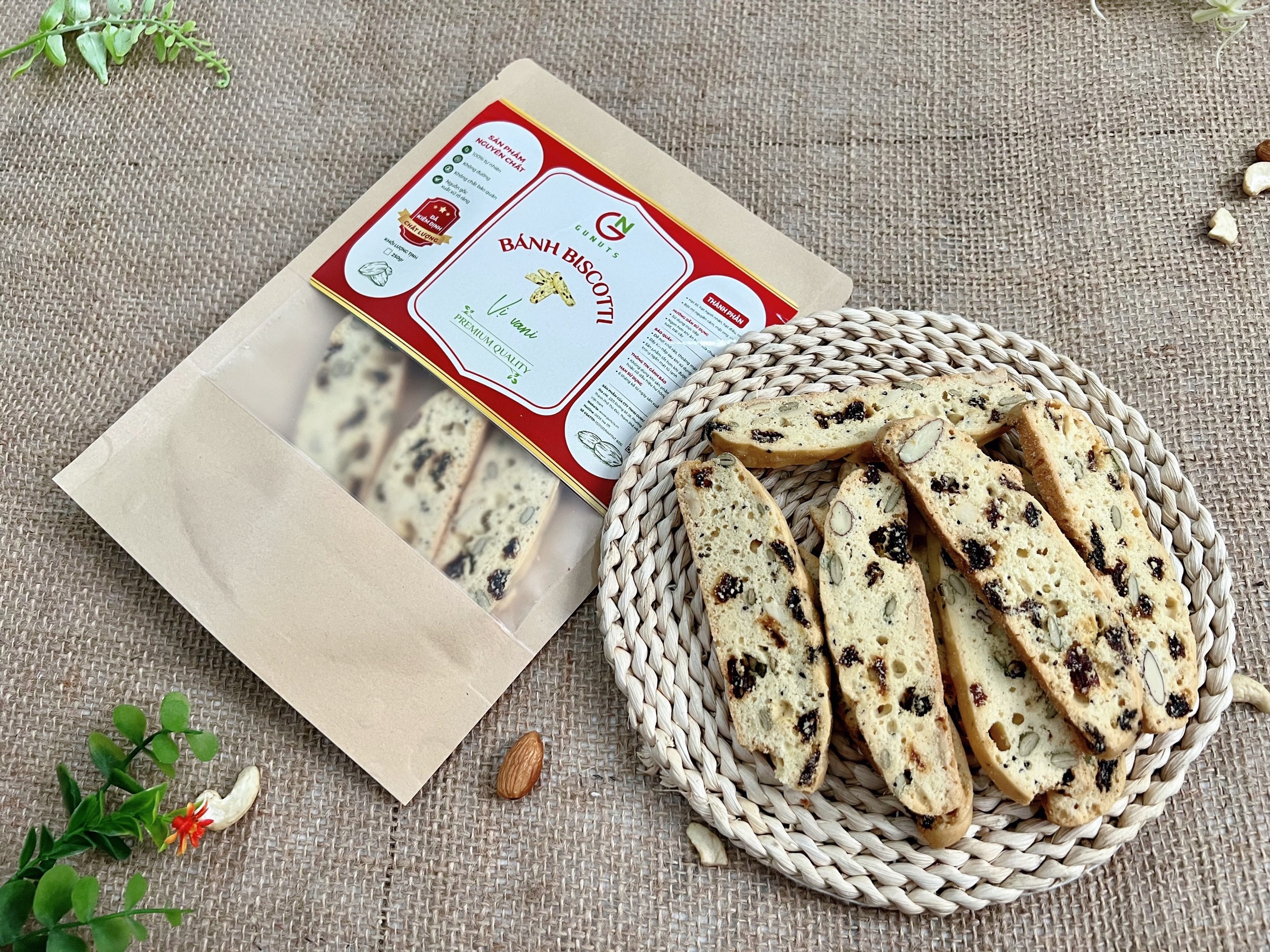 Bánh Biscotti - Biscotti Ăn Kiêng Mix Hạt Vị Vani Gunuts Giàu Dinh Dưỡng Giúp Bổ Sung Chất Xơ Vitamin Và Chất Béo 250g