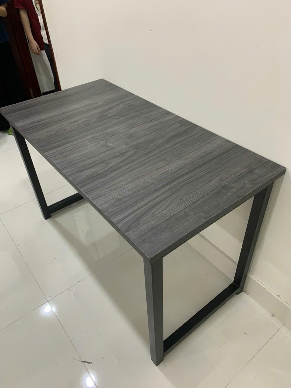 Bàn làm việc chân sắt hiện đại giá rẻ Juno Sofa KT 1m2 x 60cm