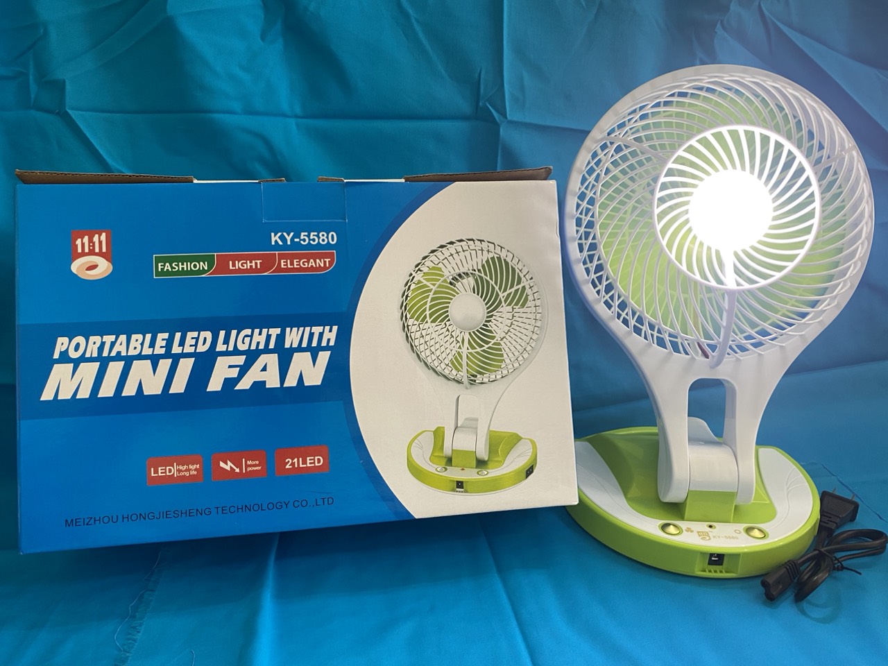 Quạt Mini tích điện - có Đèn Led di động tiện lợi