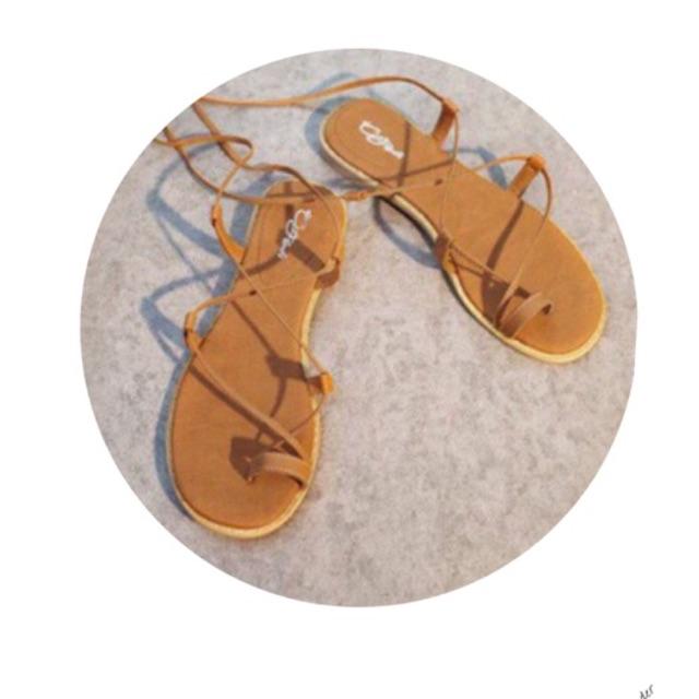 Giày sandal cột dây