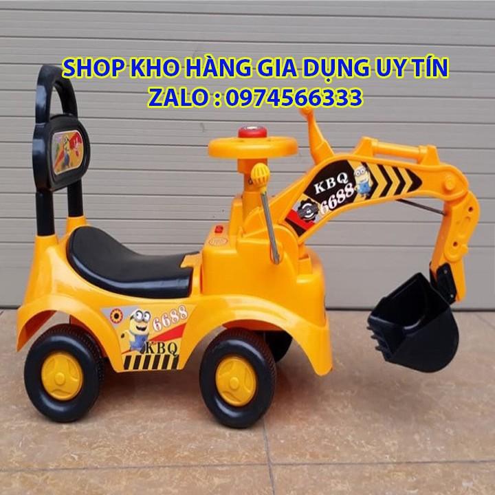 Xe cẩu chòi chân cho bé (Có nhạc + còi + gầu múc + tựa lưng)