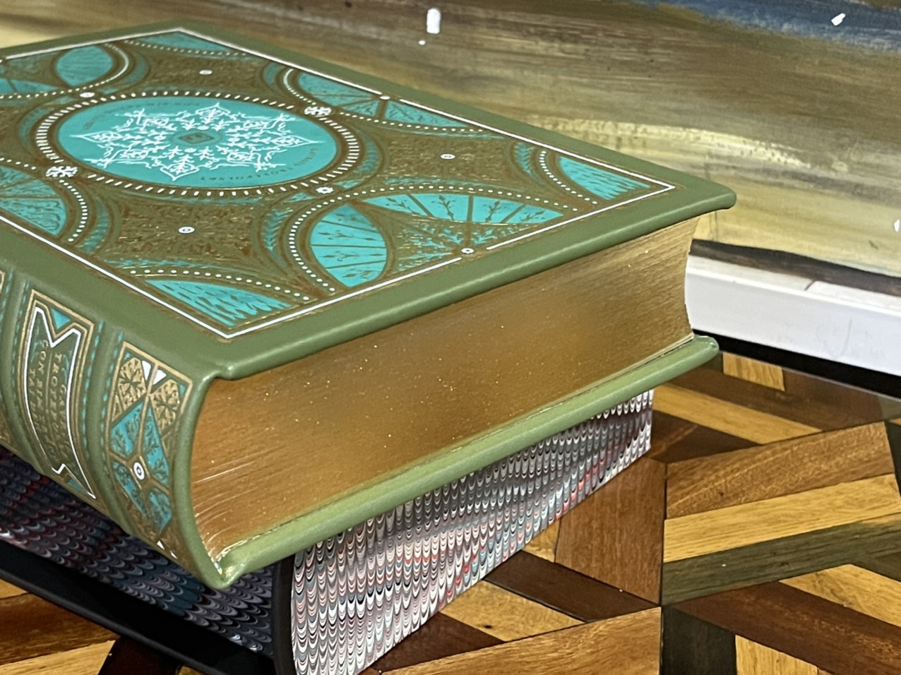 (Ấn bản giới hạn 500 cuốn) (bìa da microfiber) CON BIM TRẮNG TAI ĐEN – Gavriil Troyepolsky – minh họa mới của họa sĩ Đức Lâm – Đông A