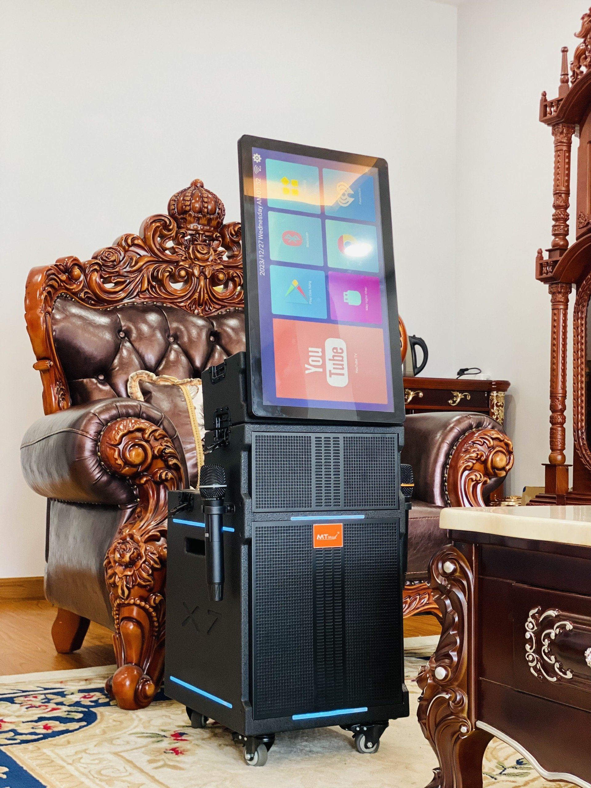 [ Hàng Mới Nhất 2024 ] Loa Karaoke Có Màn Hình KTV179 - Âm Thanh Cao Cấp Tích Hợp Màn Hình 25inch, Công Suất 700W Cùng Bass 30cm, Tặng Kèm 2 Micro Không Dây Bảo Hành 12 Tháng, Hàng Chính Hãng