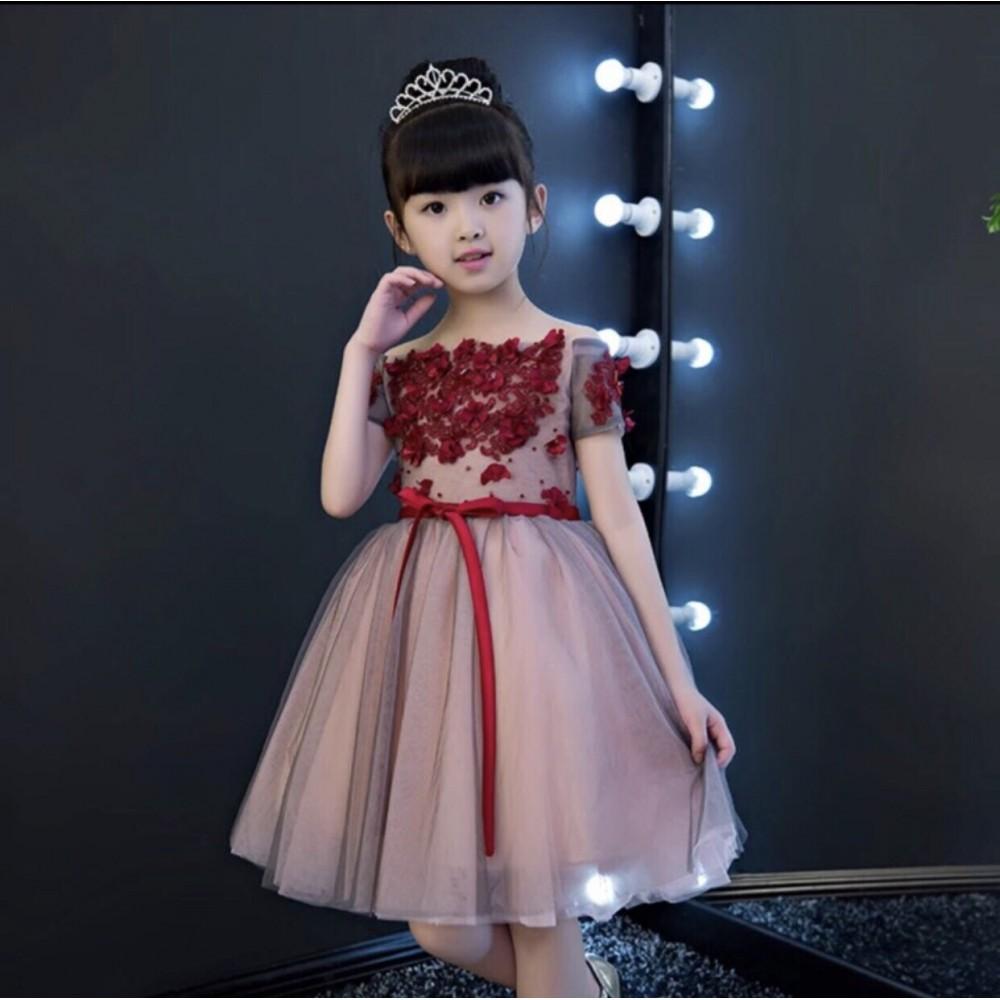 ĐẦM REN THÊU HOA TAY NGẮN