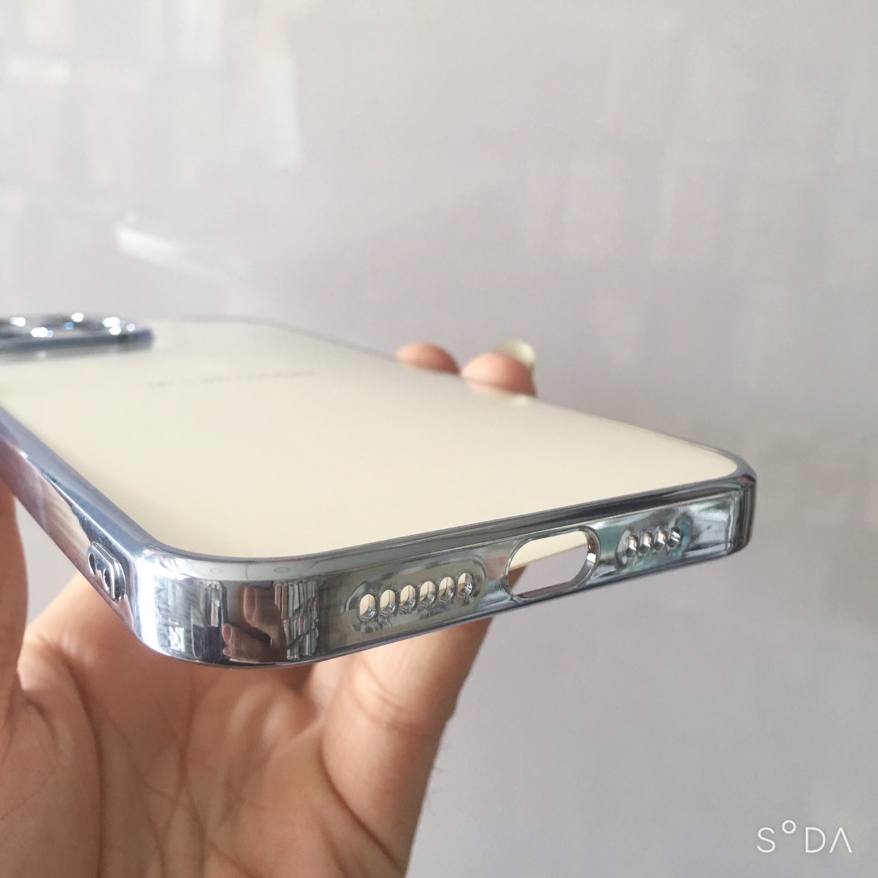 Ốp viền màu lưng trong bảo vệ camera dành cho iPhone 13 Pro Max chính hãng KST( hàng chính hãng)