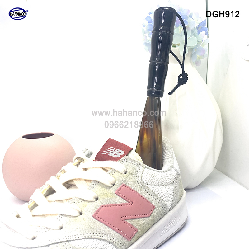 Đón giày bằng sừng tay cầm đốt trúc VIP (Dài 20cm) DGH912 - Chuyên dụng cho giày cao cấp - Cho giày Nam &amp; Nữ - Product of HAHANCO