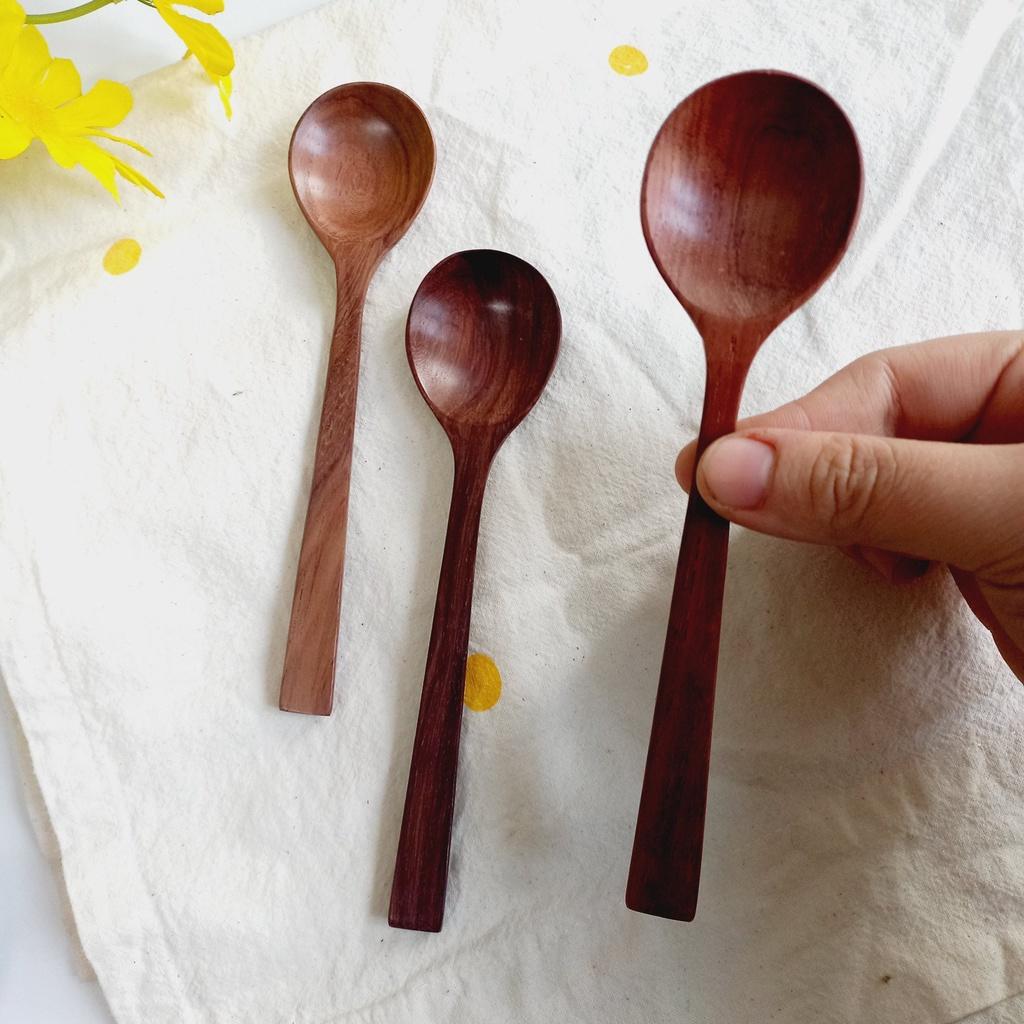 Thìa Gỗ Trắc Miệng Tròn Cỡ 16.5x4 cm Ăn Cơm, Soup, Chè An Toàn
