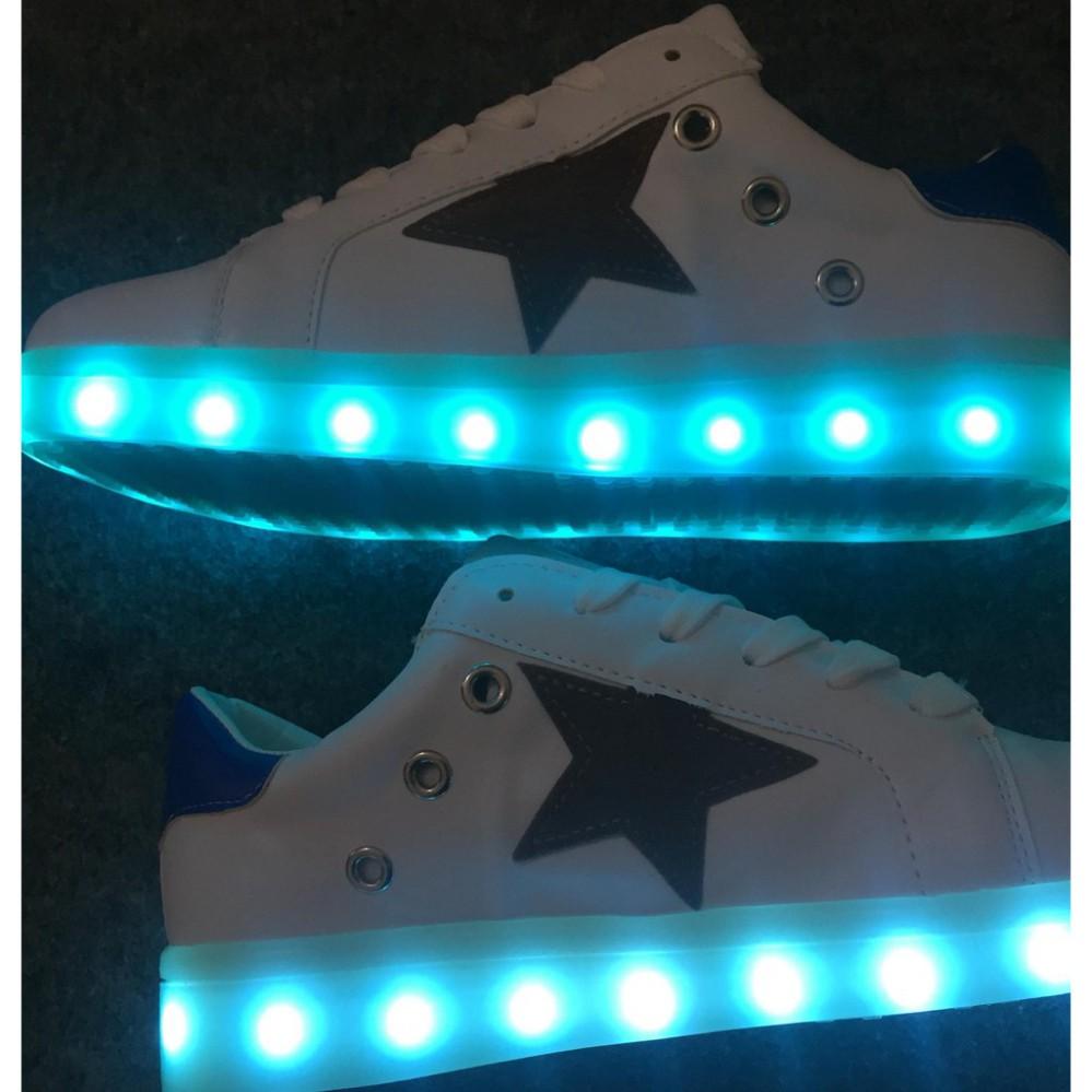 Giày phát sáng họa tiết ngôi sao 5 cánh độc đáo sáng 7 màu đèn Led