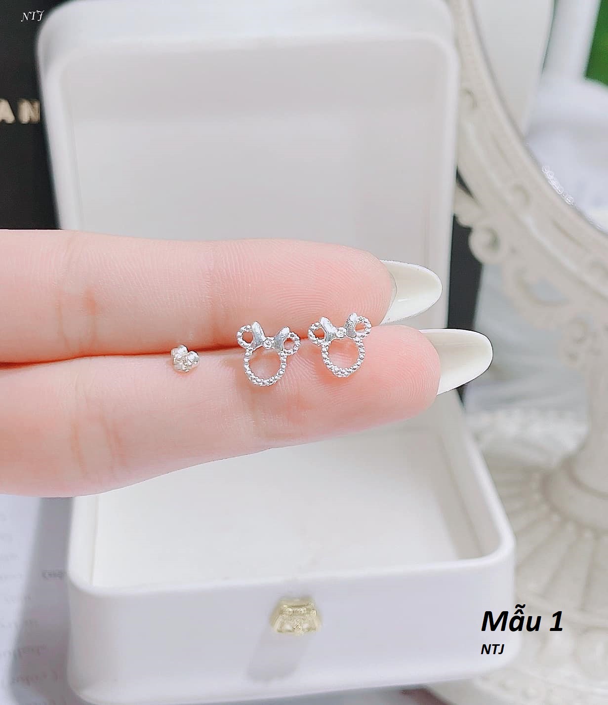 Bông tai bạc nụ xinh chất liệu bằng bạc MS054
