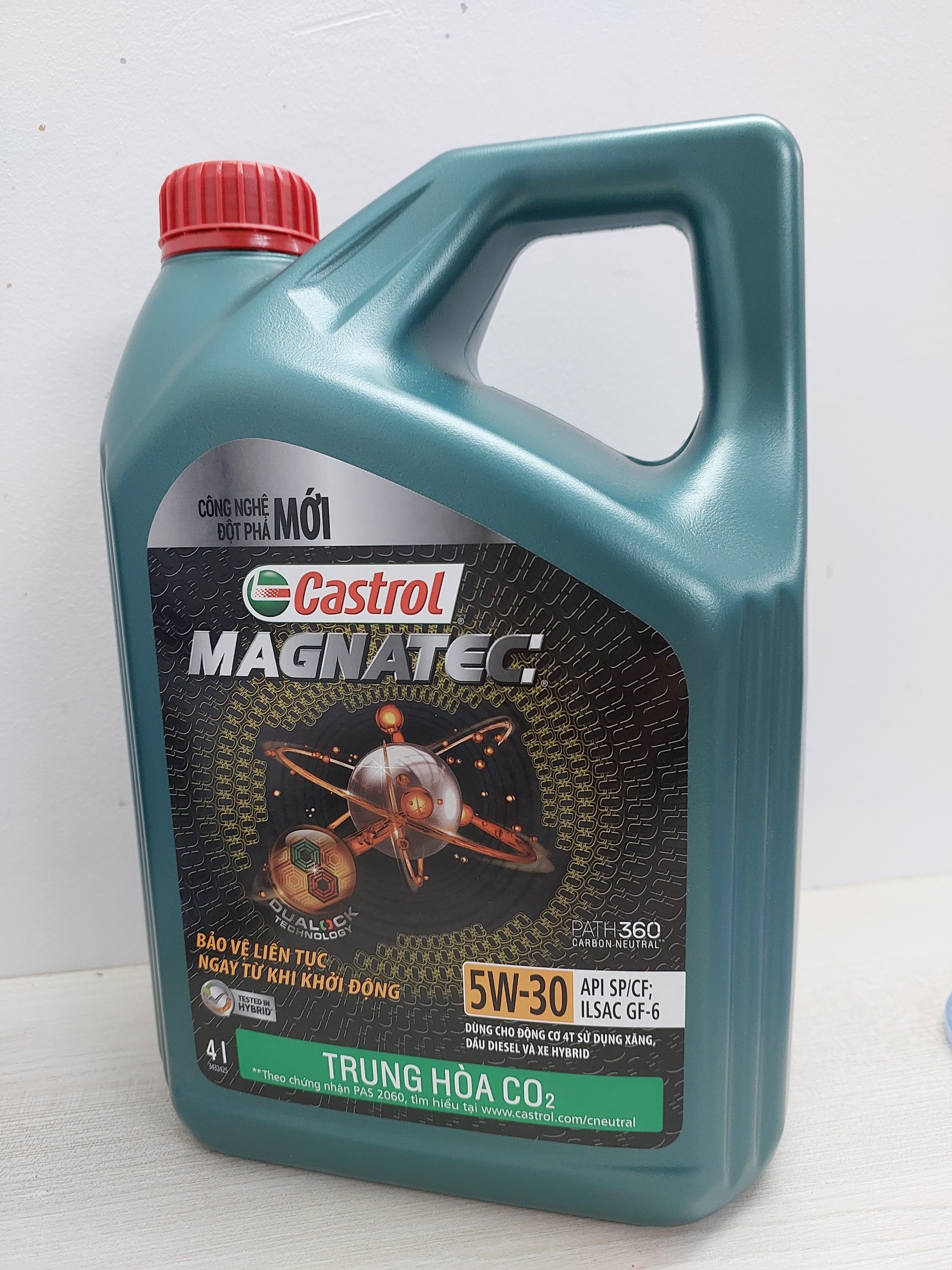 Dầu nhớt ô tô cao cấp tổng hợp toàn phần Castrol Magnatec 5W-30 API SP - 4L