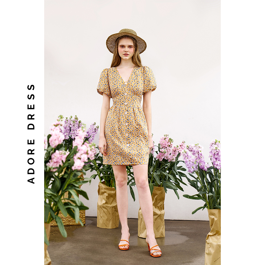 Đầm mini dress thô in họa tiết hoa nhí vàng nền be 3ASDR1143 ADORE DRESS