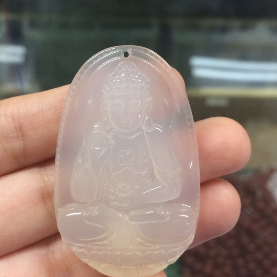 Phật Bản Mệnh A Di Đà mã não trắng
