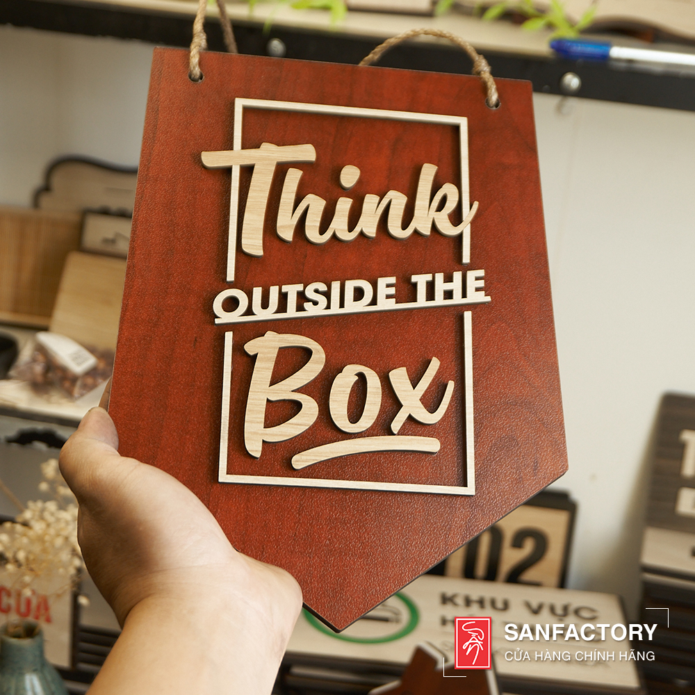 Bảng gỗ treo tường trang trí, Slogan Think Outside The Box, Decor Phong Cách Vintage cho Homestay, khách sạn, nhà hàng