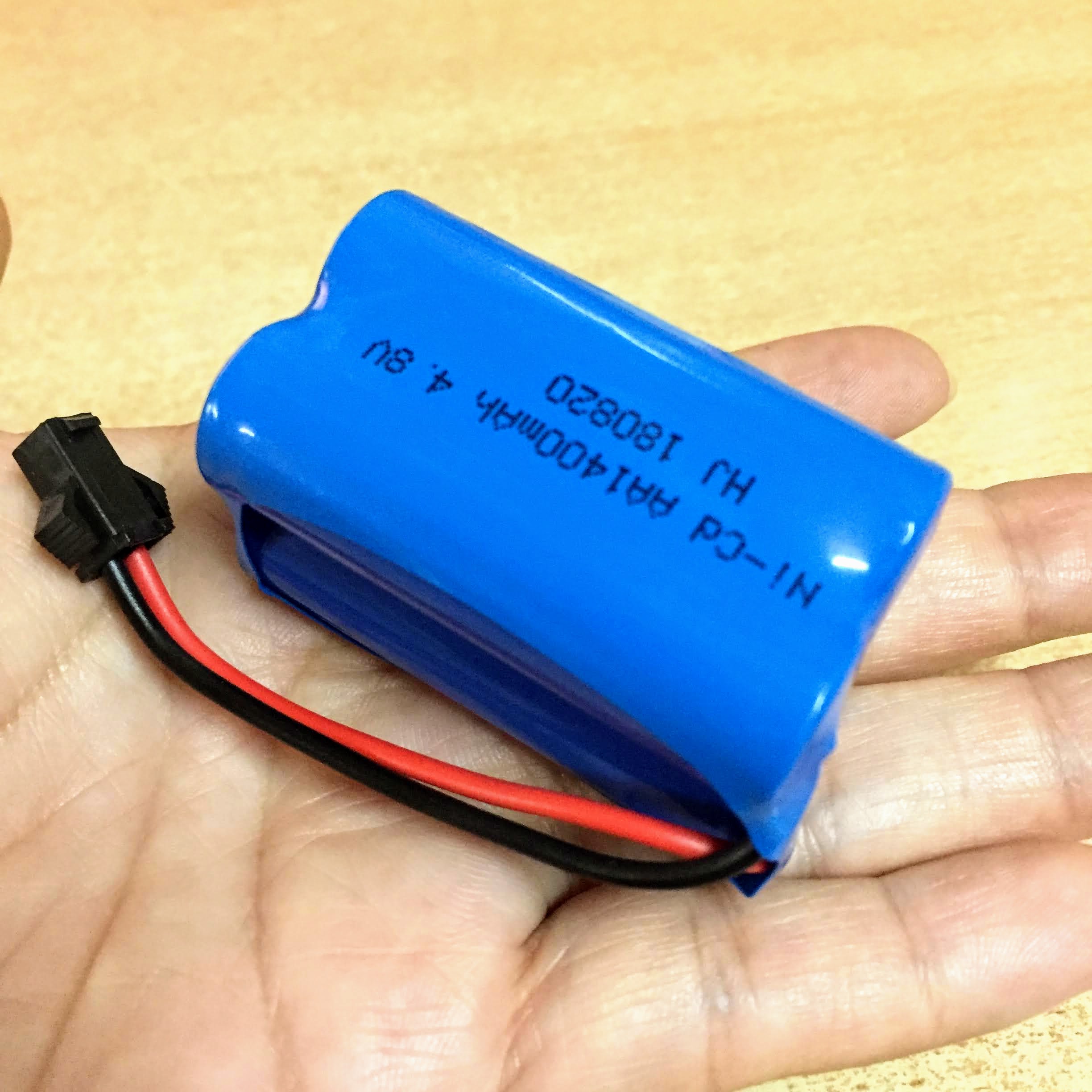 Pin sạc 4.8V dung lượng 1400mAh xếp vuông Jack SM càng cua đen